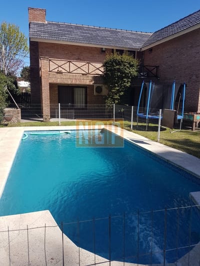CASA CON PISCINA JARDINES DE CORDOBA