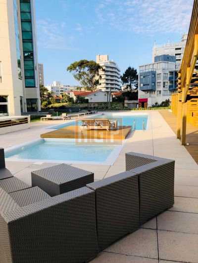 Apartamento en Brava, 2 dormitorios *