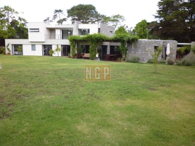 Casa de 4 dormitorios en venta en Beverly Hills - Punta del Este