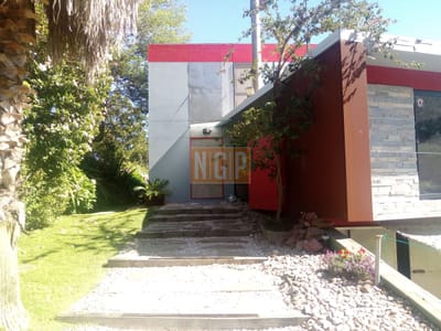 Hermosa casa en venta de 2 dormitorios.