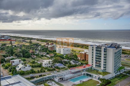 Departamento en piso alto, Quartier del Mar, en venta.