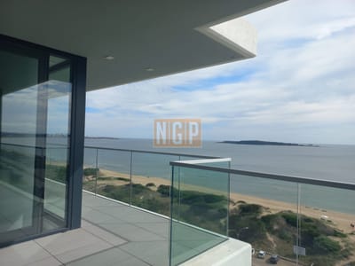 Apartamento en Alquiler en Punta del Este, de 3 dormitorios.