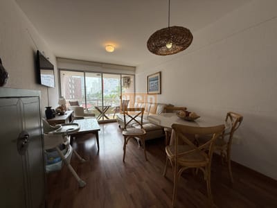 Apartamento en venta en Edificio Riazor  Excelente ubicación con vista parcial al puerto