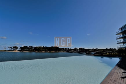 Venta apartamento 4 dormitorios frente al mar La Barra Punta del Este