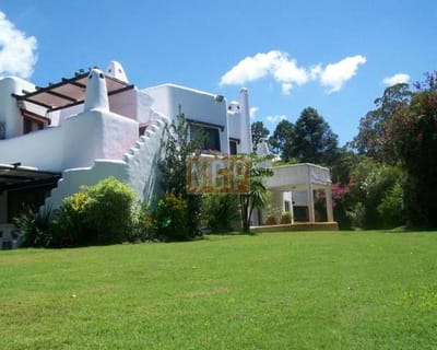 casa en complejo con piscina Solanas