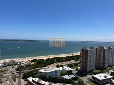 departamento playa mansa con servicios