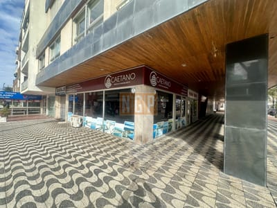 Alquiler anual, local comercial. Peninsula, Punta del Este