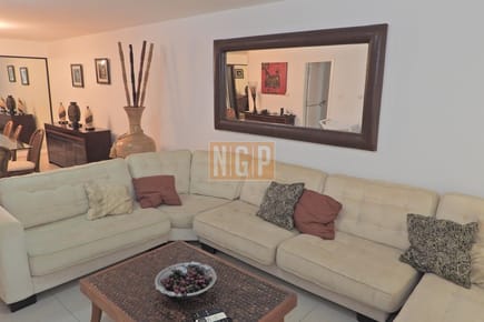 EDIFICIO CON SERVICIOS Y PARRILLERO PROPIO