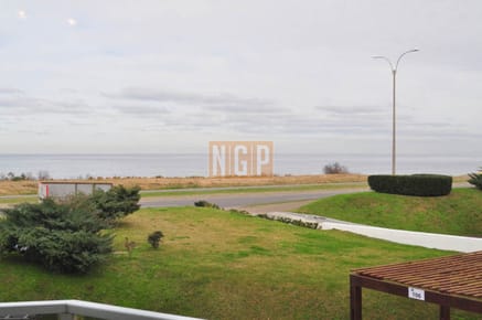 Edificio en Pinares frente al mar