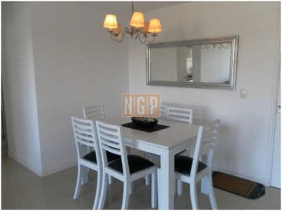 Departamento en Punta del Este, Torre   cuenta con todos los servicios.