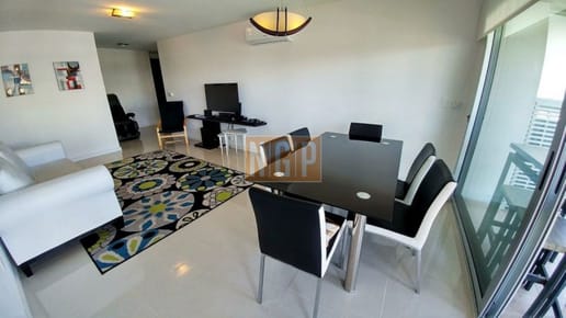 Departamento con 2 dormitorios y 2 baños. Amplio departamento de ambientes generosos. Con muy buena luz y exposición solar. En torre con se