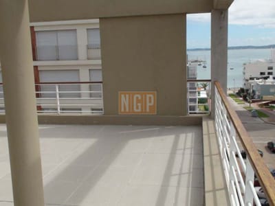 PRECIOSO CERCA DEL PUERTO