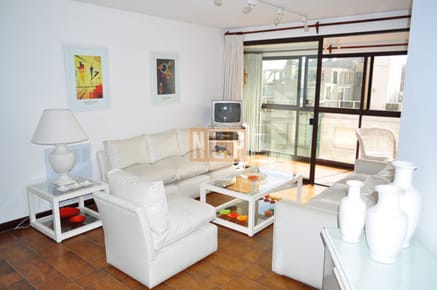 El apartamento posee 2 habitaciones