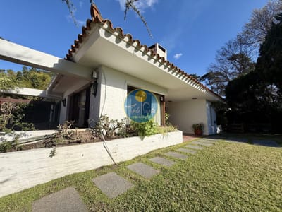 CASA EN VENTA - BARRIO CANTEGRIL, AV. CÓRDOVA