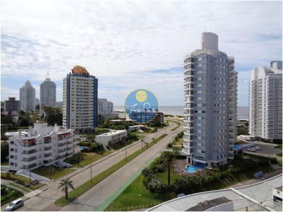 APARTAMENTO EN AIDY GRILL PUNTA DEL ESTE A 300 METROS DE PLAYA BRAVA