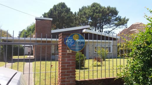 CASA PINARES 3 DORMITORIOS 2 BAÑOS A 5 CUADRAS DE LA PLAYA