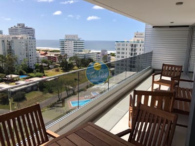 A una cuadra del mar con todos los servicios, Playa Brava, Punta del Este.  ALQUILER INVERNAL U$S 1300 POR MES