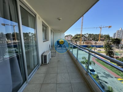 Apartamento de 2 dormitorios, Punta del Este, zona Chiverta, a pasos del Enjoy