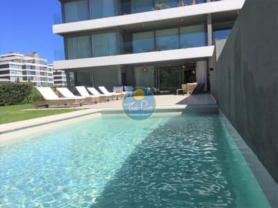 Excepcional planta baja con piscina propia.  Venta, Punta del Este
