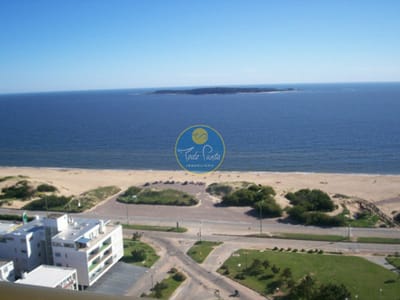 VENTA A.LQUILER APARTAMENTO PRIMERA LINEA MANSA 3 DORMITORIOS EN SUITE