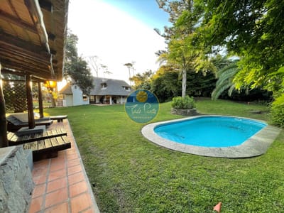 Amplia casa con piscina a 200 metros del mar
