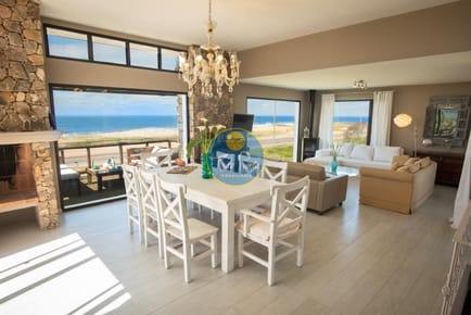 Casa en alquiler anual con vista al mar