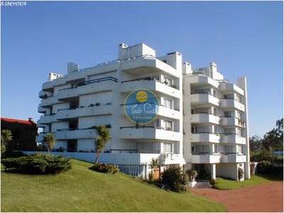 FRENTE AL MAR, PINARES VENTA  2 DORMITORIOS PUNTA DEL ESTE