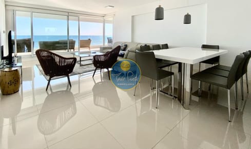Apartamento en venta Playa Mansa 3 dormitorios