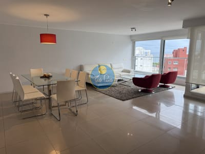 PARADAS EN VENTA Y ALQUILER CON EXCELENTES SERVICIOS 3 DORMITORIOS PUNTA DEL ESTE