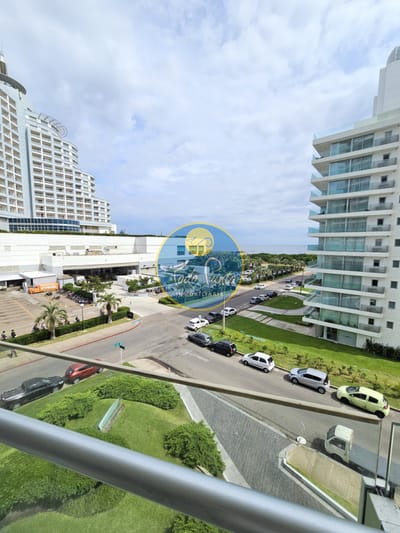 SEASON TOWER VENTA EN PUNTA DEL ESTE 2 DORM Y DEPENDENCIA