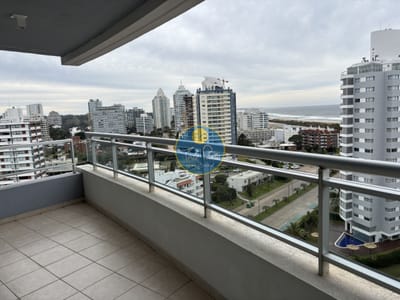 Apartamento venta sobre Av. Chiverta, a pasos del mar