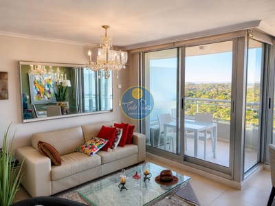 Penthouse Exclusivo en Zona Premium: Amplio Living Comedor, 2 Baños, Toilette y Doble Garaje en Torre de Categoría