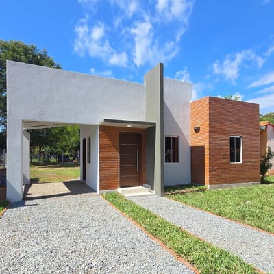 VENDO CASA EN LUQUE 