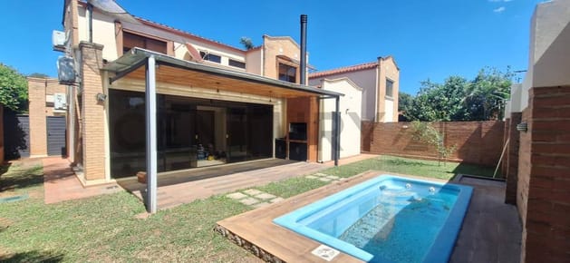 Vendo casa en bo cerrado de Luque - zona Conmebol