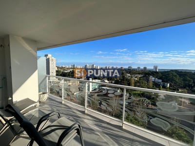 Apartamento en Venta de 2 dormitorios en Av. Roosevelt , Punta del este