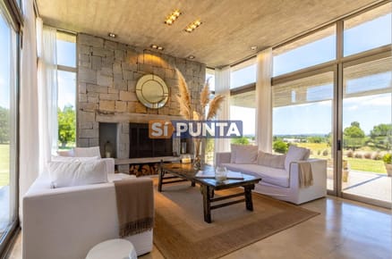 Hermosa casa en venta en barrio Privado
