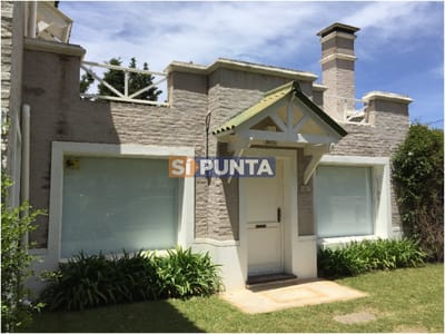 Casa en RincÃ³n del Indio, 3 dormitorios *