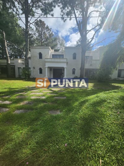 Casa de Cinco Dormitorios en Suite - Punta del Este