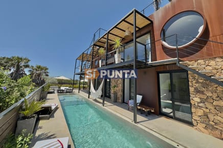 Casa de 5 dormitorios en alquiler con vista al mar