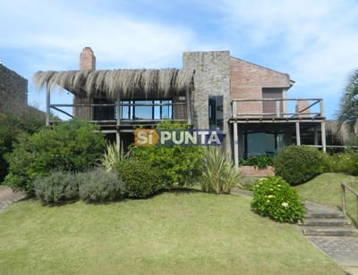 Casa de 3 dormitorios en alquiler José Ignacio