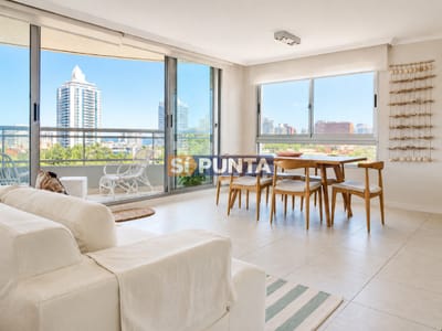 Excelente Apartamento de 2 Dormitorios en Ocean Drive, Punta del Este