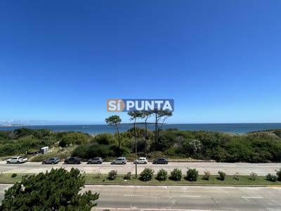 Alquiler temporario de Apartamento de 4 dormitorios en Playa Mansa, Punta del Este