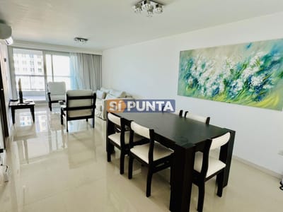 Apartamento en alquiler temporal de 3 dormitorios más dependencia de servicio en Playa Brava