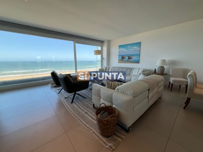 Apartamento en alquiler temporal de 3 dormitorios, en Playa Brava
