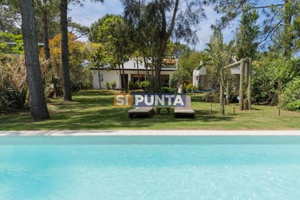 Casa de 4 dormitorios alquiler en La Barra