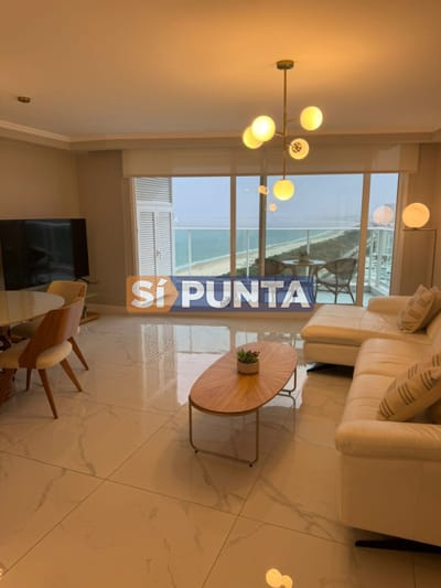 Alquila apartamento de 2 dormitorios en Mansa, Punta del Este