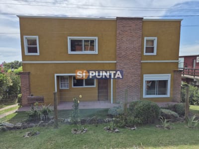 Casa en Venta Piriápolis 5 dormitorios y 2 baños