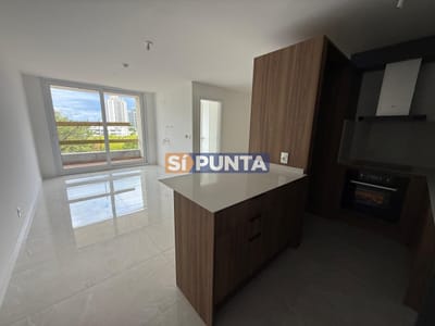 Vende apartamento de 1 dormitorio y medio en Punta del Este