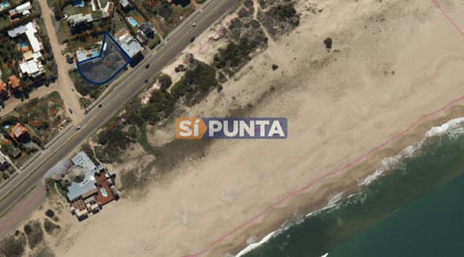 Terreno en Primera Linea con Vista al Mar en Montoya, La Barra