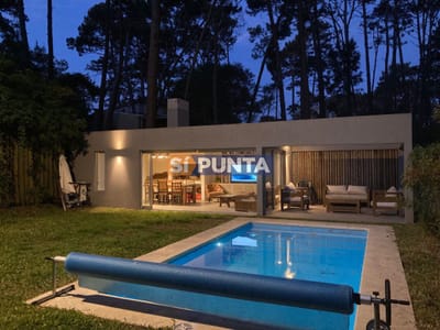 Casa de 3 dormitorios con piscina en alquiler